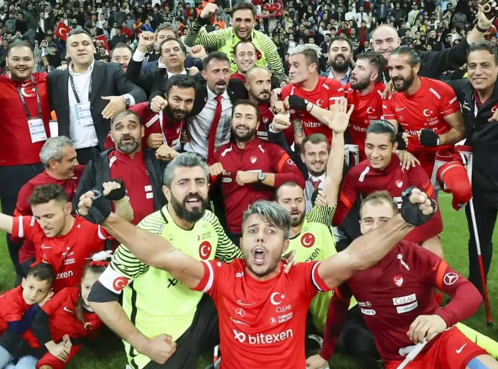 Halisahada Oluşan Dostluklar ve Topluluklar